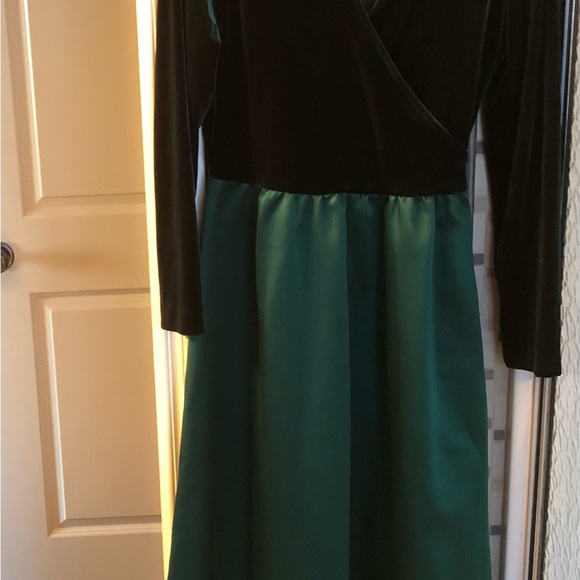 Vintage Green Cartise International Gown Formal Dress - Picture 2 of 7